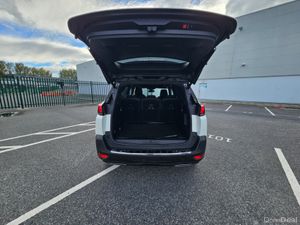 Peugeot 5008 GT LINE, 2.0 HDI, LEATHER HEATED SEAT - Image 4