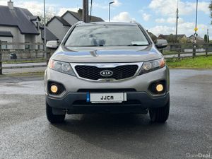 ABSOLUTELY IMMACULATE 2012 4x4 7 SEATER - Image 2
