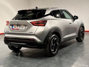 Nissan Juke 1.6 HYB SV - ALLOY WHEELS - CRUISE CON - Image 4