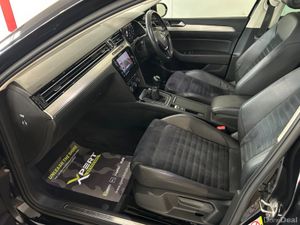 Volkswagen Passat HIGHLINE 2.0 TDI MANUAL 6SPEED F - Image 3
