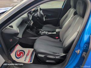 Peugeot 2008 ALLURE PACK 136BHP 50 KWH 4DR - Image 3