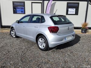 Volkswagen Polo TRENDLINE 1.0 MANUAL 5SPEED 80HP 5 - Image 4