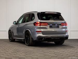 2026 BMW X5 X-Drive 50e M-Sport *Pan Roof - Image 4