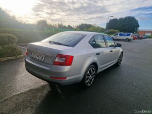 SKODA OCTAVIA / 2016 / 1.6 DIESEL / MANUAL - Image 4