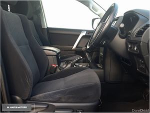 Toyota Land Cruiser **LIKE NEW**LWB --BLACK PACK-- - Image 4