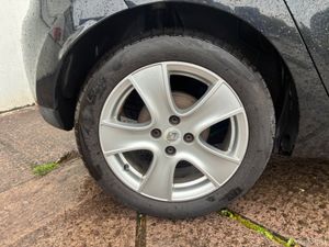 Renault Clio IV DYNAMIQUE 1.2 PET 7 4DR - Image 3