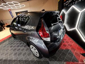 162 Toyota Aqua 1.5 Petrol Hybrid - Image 4