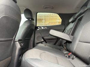 Kia XCeed 1.6 Plug In Hybrid - Image 4
