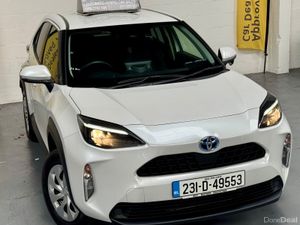 2023 Toyota YARIS Cross   1.5 Hybrid automatic - Image 2