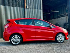 Ford Fiesta 2014 automatic titanium - Image 3