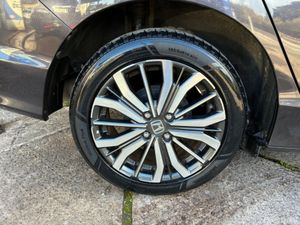 Honda Grace DAA-GM4 - Image 3