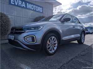 Volkswagen T-Roc STYLE AUTOMATIC 1.5 PETROL //VERY - Image 4