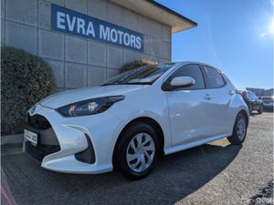 Toyota Yaris G HYBRID AUTOMATIC 1.5 PETROL //ADAPT - Image 4