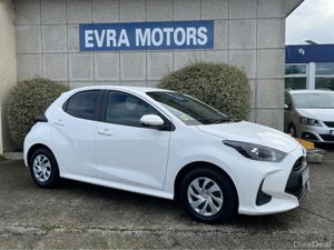Toyota Yaris X HYBRID AUTOMATIC 1.5 PETROL //REVER - Image 3