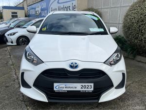 Toyota Yaris X HYBRID AUTOMATIC 1.5 PETROL //REVER - Image 2