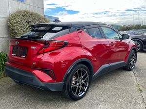 Toyota C-HR GR SPORT AUTOMATIC HYBRID 1.8 PETROL / - Image 4