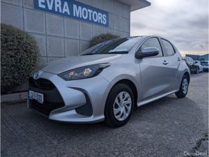 Toyota Yaris X HYBRID AUTOMATIC 1.5 PETROL //LOW M - Image 4