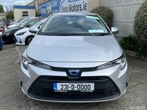 Toyota Corolla ESTATE HYBRID AUTOMATIC 1.8 PETROL - Image 2