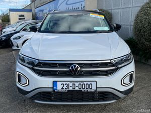 Volkswagen T-Roc STYLE AUTOMATIC 2.0 DIESEL //LOW - Image 2