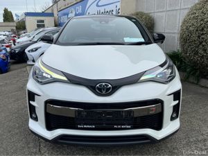Toyota C-HR GR SPORT AUTOMATIC HYBRID 1.8 PETROL / - Image 2