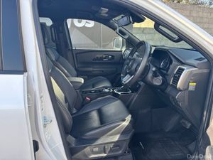 Mitsubishi Triton GSR Double cab Automatic 2024 - Image 4