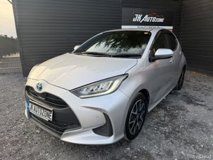 Toyota Yaris 1.5 HYBRID 5DR - Image 3