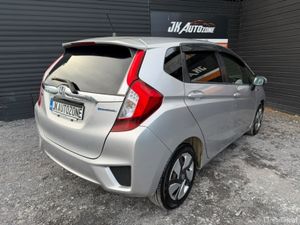 Honda Fit 1.5 HYBRID AUTO 5DR - Image 4