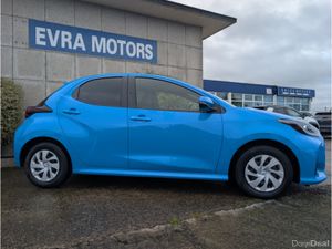 Toyota Yaris X HYBRID AUTOMATIC 1.5 PETROL //LOW M - Image 3