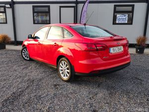 Ford Focus TITANIUM 1.6 TDCI 95PS 4DR - Image 4