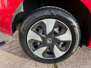 Honda Fit DAA-GP5 - Image 3