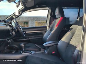 Toyota Hilux 2.4 Z GR SPORT DIESEL DOUBLE CAB 4WD - Image 4
