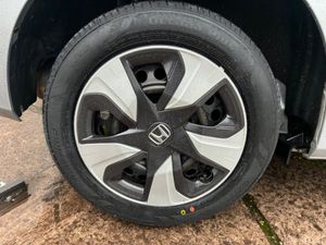 Honda Fit 1.5i Petrol Hybrid Automatic - Image 3