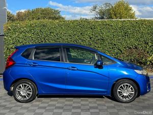 Honda Fit L-PACKAGE 1.5 HYBRID AUTO // CRUISE CONT - Image 2