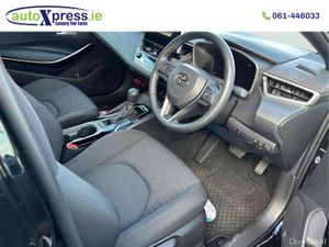 Toyota Corolla 1.8 SPORTS HYBRID G Z, ULTRA LOW MI - Image 2