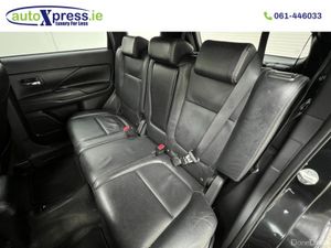 Mitsubishi Outlander 7 SEATER, 4WD Manual, Reversi - Image 4