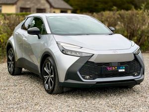 2025 Toyota C-HR 1.8 Hybrid Sport BiTone Automatic - Image 2