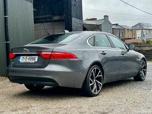 Jaguar XF 2017 automatic - Image 4