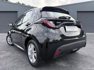Toyota Yaris 241’ Luna 1.5 Hybrid AUTO/LOW MILEAGE - Image 3