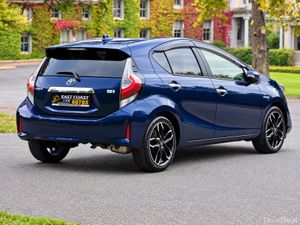 2018 Toyota Aqua 1.5 Petrol Hybrid Automatic - Image 4