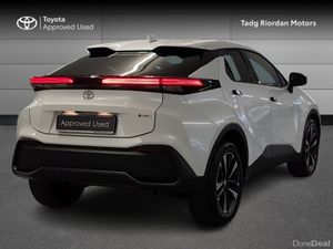 Toyota C-HR HEV Sport - Image 2