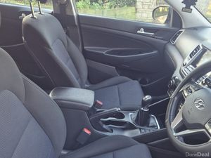 2017 Hyundai Tucson 1.7 exclusive model - Image 3