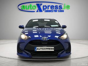 Toyota Yaris 1.5 HYBRID X Automatic, Reversing cam - Image 3
