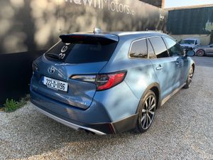 TOYOTA COROLLA 2.0 HYBRID TREK AUTO ESTATE - Image 3