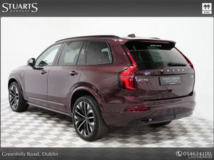 Volvo XC90 *PLUS PRO* IN MULBERRY RED METALLIC WIT - Image 3