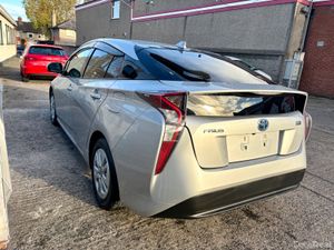 Toyota Prius 2017 Hybrid - Image 3