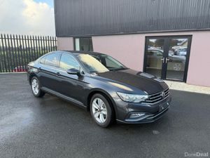 Volkswagen Passat SE NAV TDI - Image 2