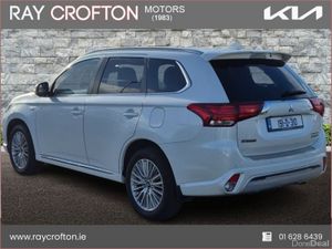 Mitsubishi Outlander 2.4L Plug-in EV Instyle 5 sea - Image 4