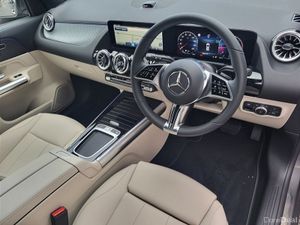 Mercedes-Benz GLA GLA200d Progressive AUTO - Image 2