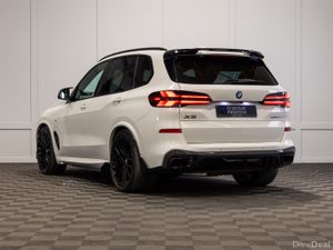 2025 BMW X5 X-Drive 50e M-Sport - Image 4
