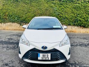 Toyota Vitz 1.5 AUTOMATIC HYBRID - Image 4